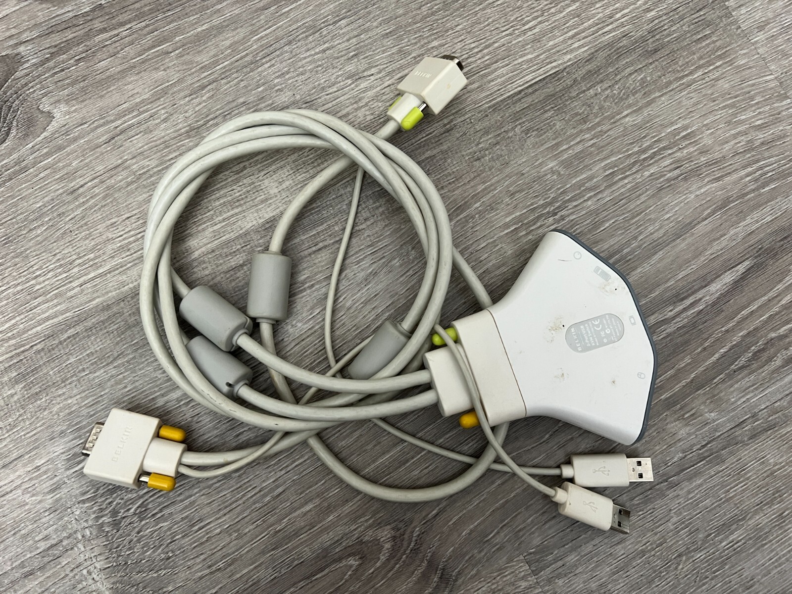BELKIN 2-port USB KVM Switch F1DK102U
