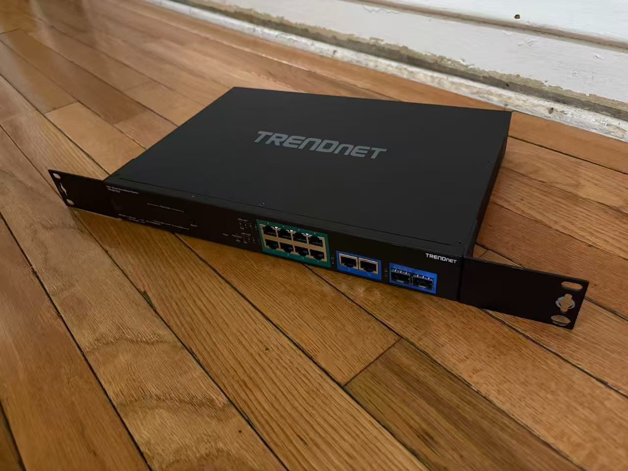 TRENDnet TPE-3012LS, 12-Port Gigabit PoE+ Smart Surveillance Switch