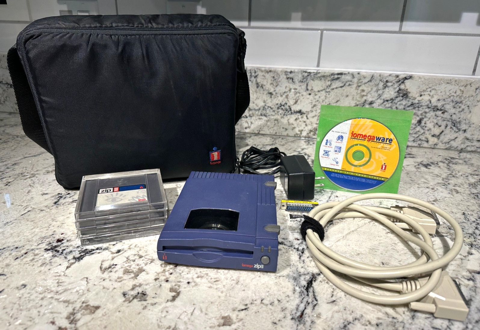IOMEGA Zip Drive Z100 Vintage 100 MB External Drive w/Travel Case, Discs & Cable