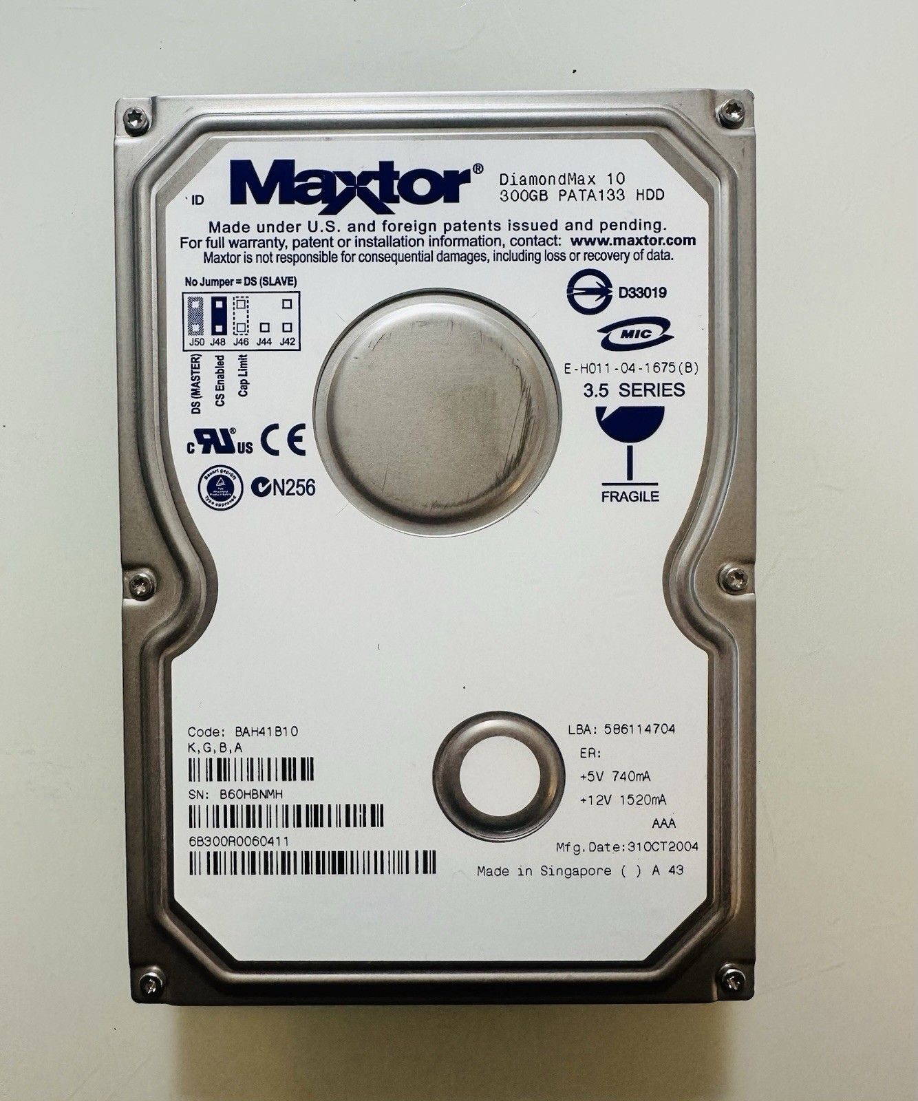 Maxtor DiamondMAX 10 300 GB PATA 133 HDD Hard Drive 3.5 Series BAH41B10