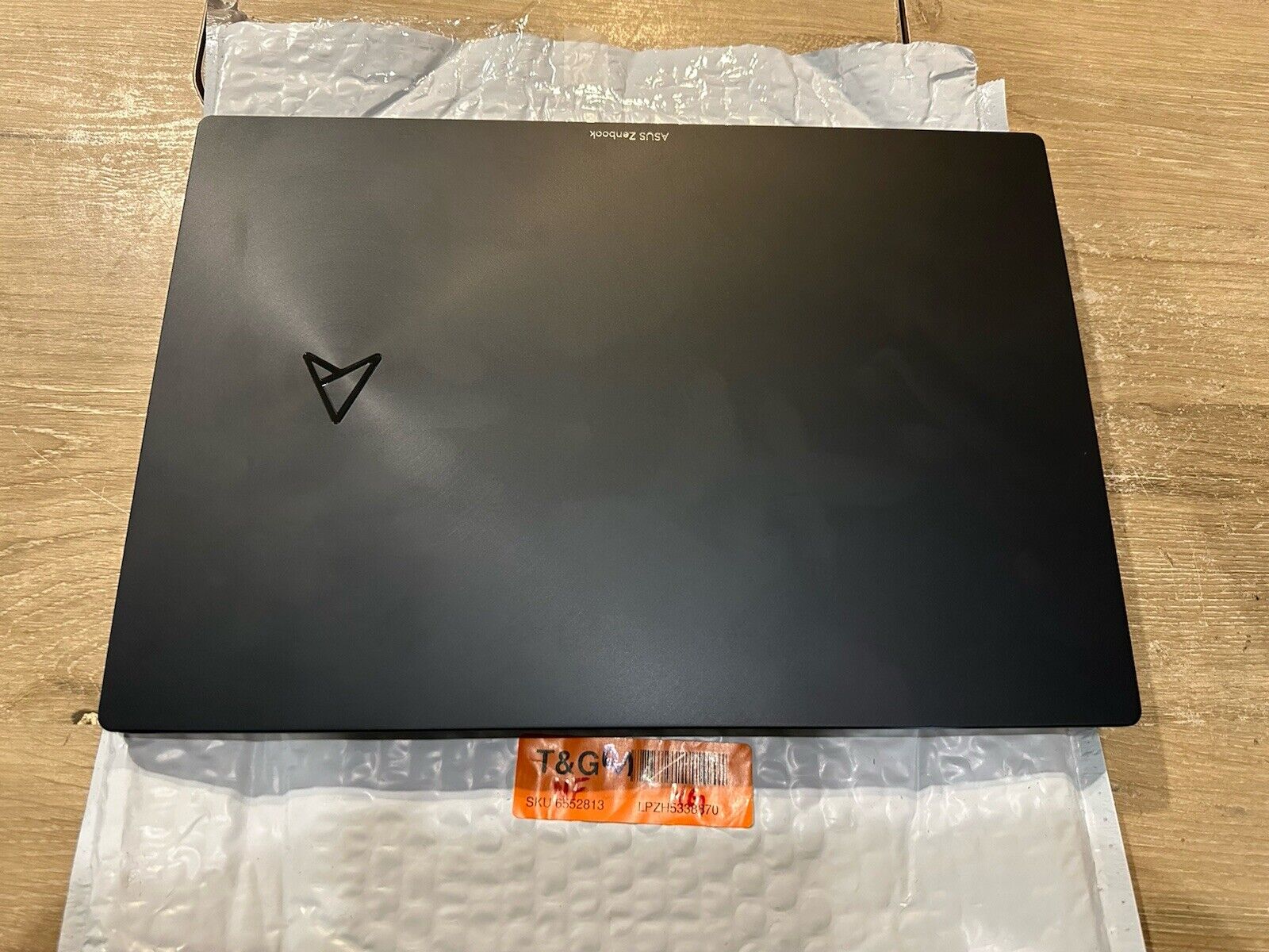 ASUS Zenbook Pro 14 Duo OLED 14.5”2.8K Touch 120Hz i9-13900H 32 GB 1TB RTX 4060