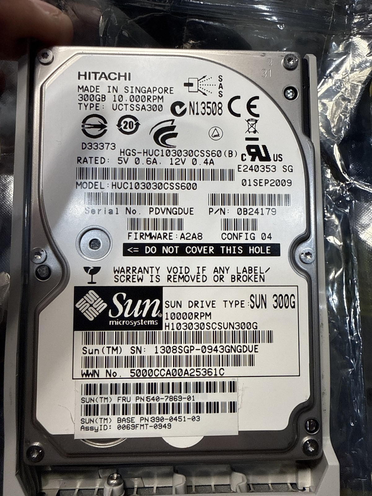 Sun Oracle 300GB 10K SAS 2.5" HDD 540-7869-01 390-0451 HUC103030CSS600 w/ Tray