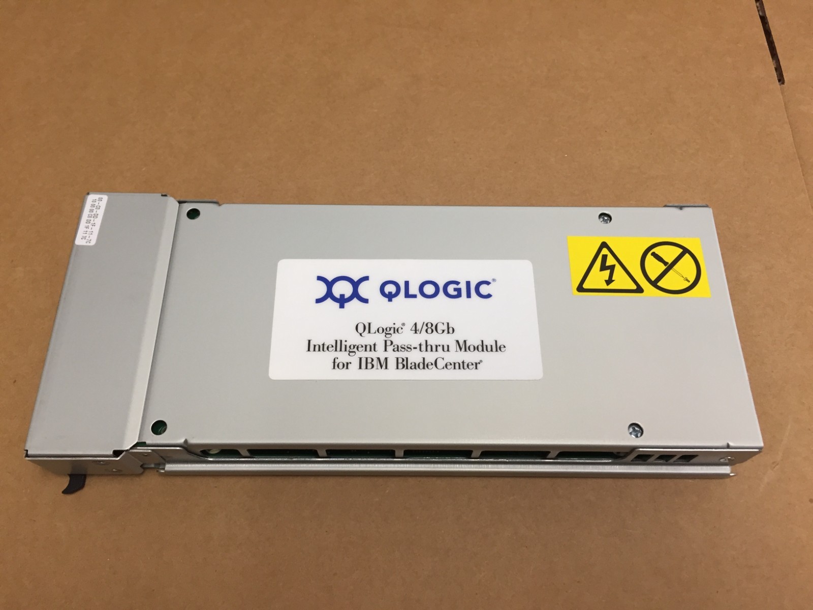 IBM QLogic 20-port 4/8 Gb Intelligent Pass-thru Module for BladeCenter 88Y6413