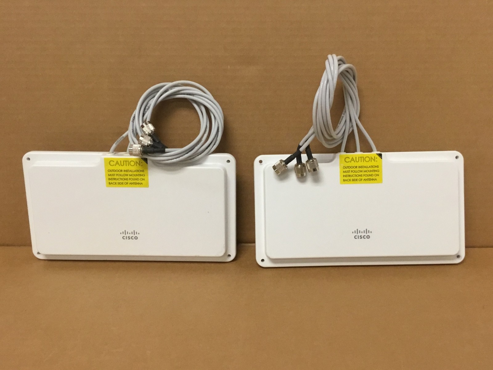 2xCisco AIR-ANT2460NP-R 2.4 GHz 6 dBi Directional Patch Antenna RP-TNC 