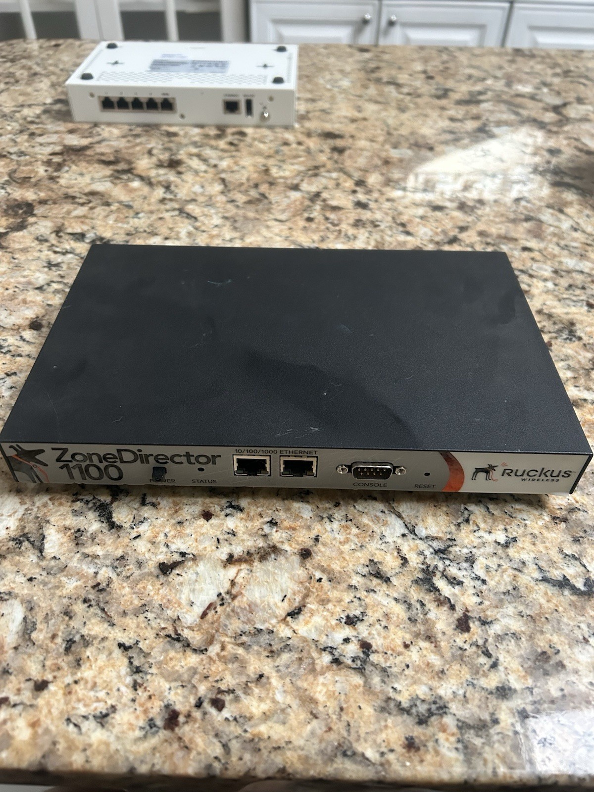 RUCKUS WIRELESS ZONEDIRECTOR 1100/ZD1100