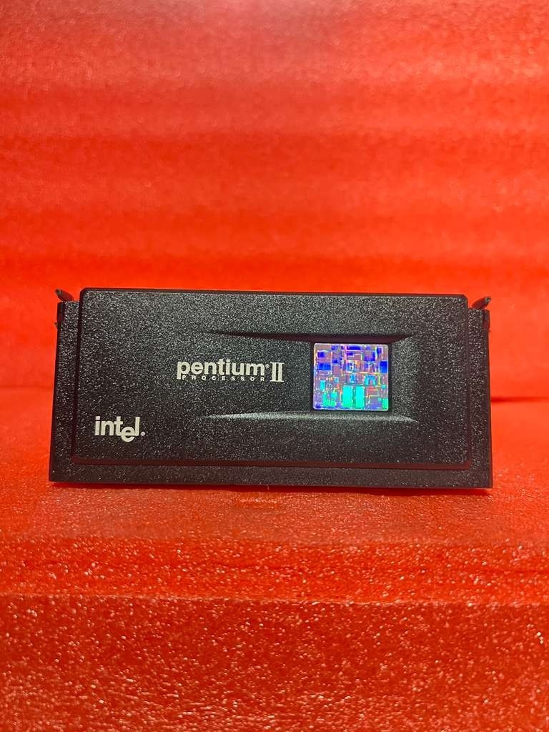 Intel PENTIUM II SECC1(SLOT1) CPU 80523PY400512PE SL2U6 w/Heatsink