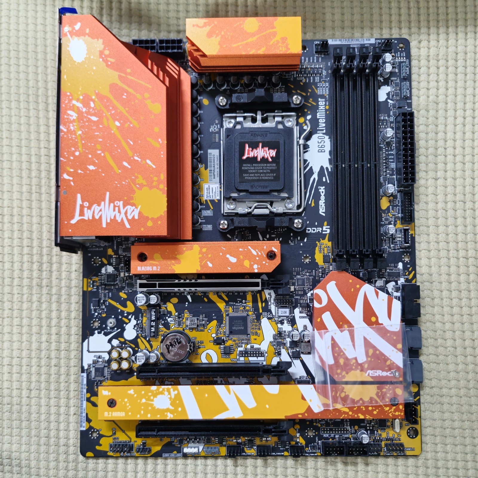 Asrock B650 LiveMixer : Socket AM5 B650 ATX DDR5 Supports PCIE 4.0