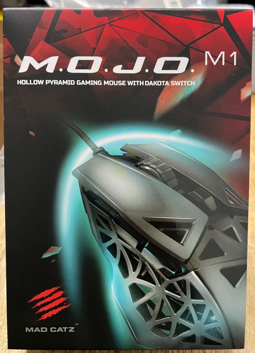 Mad Catz M.O.J.O. M1 Lightweight Optical Gaming Mouse, Black, MM04DCINBL00