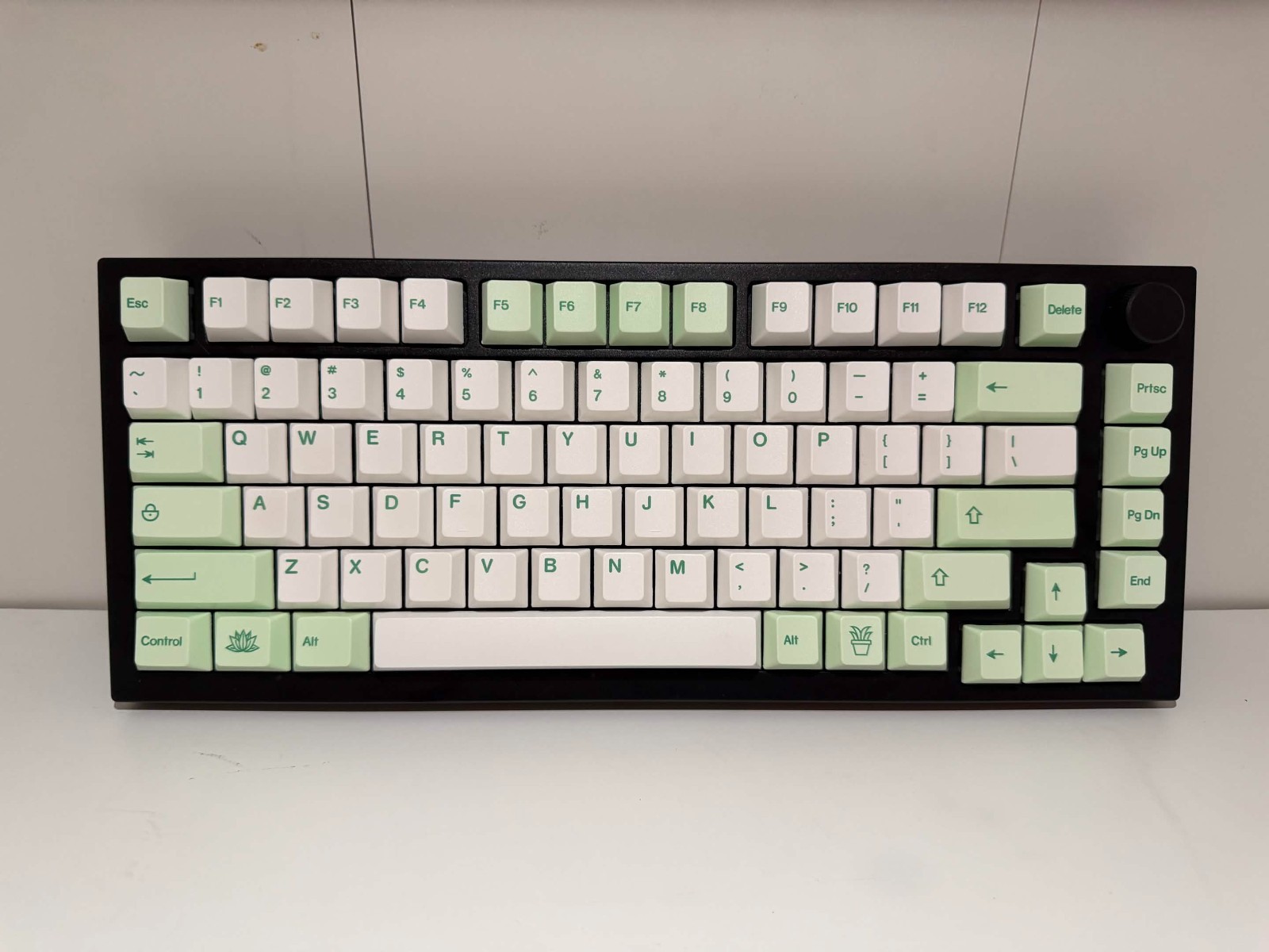Custom Gaming Keyboard Lubed Milky Yellows GMMK Pro Fully Prebuilt 75% Layout