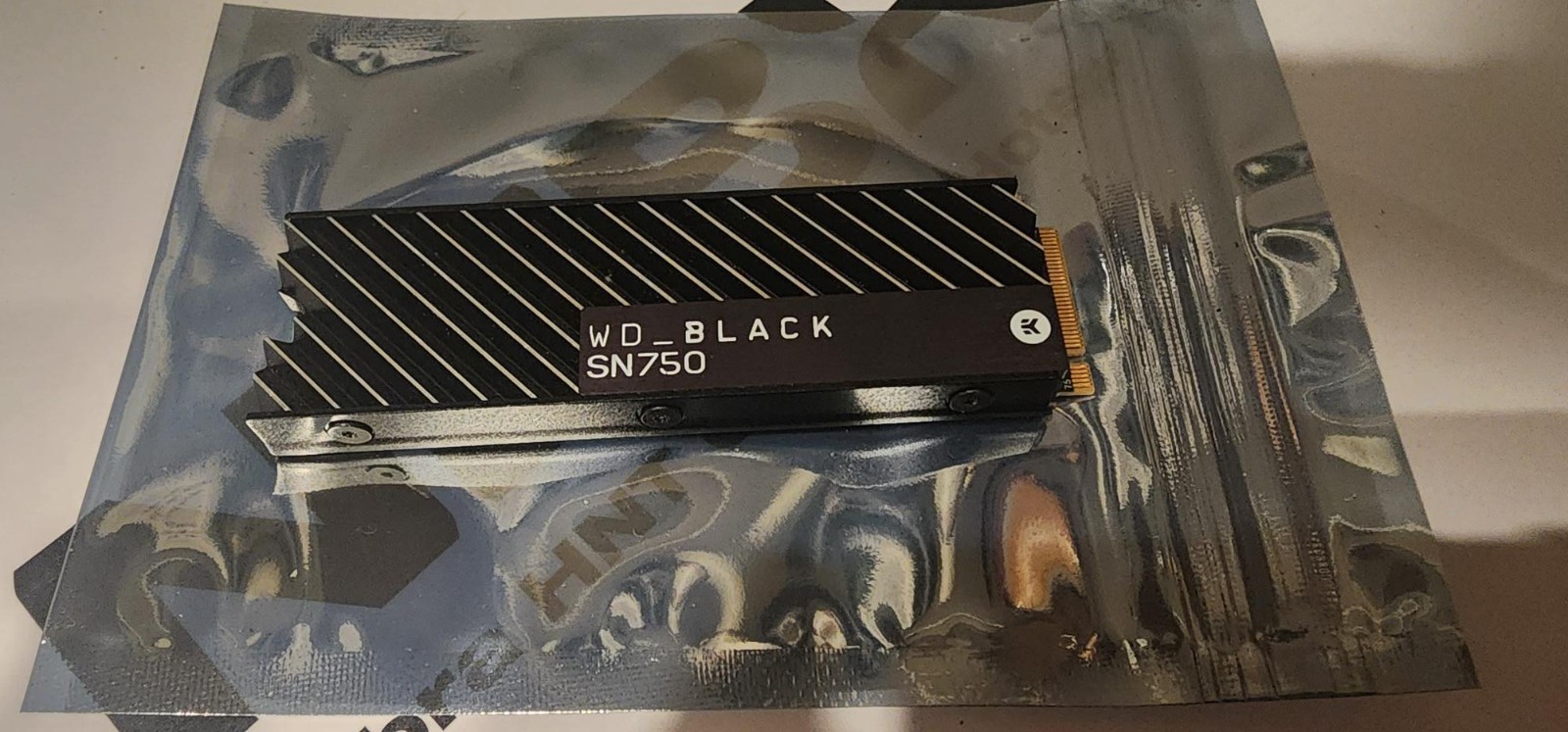 WD_BLACK SN750 500GB NVMe SSD w/ Heatsink WDS500G3XHC - SMART Passed