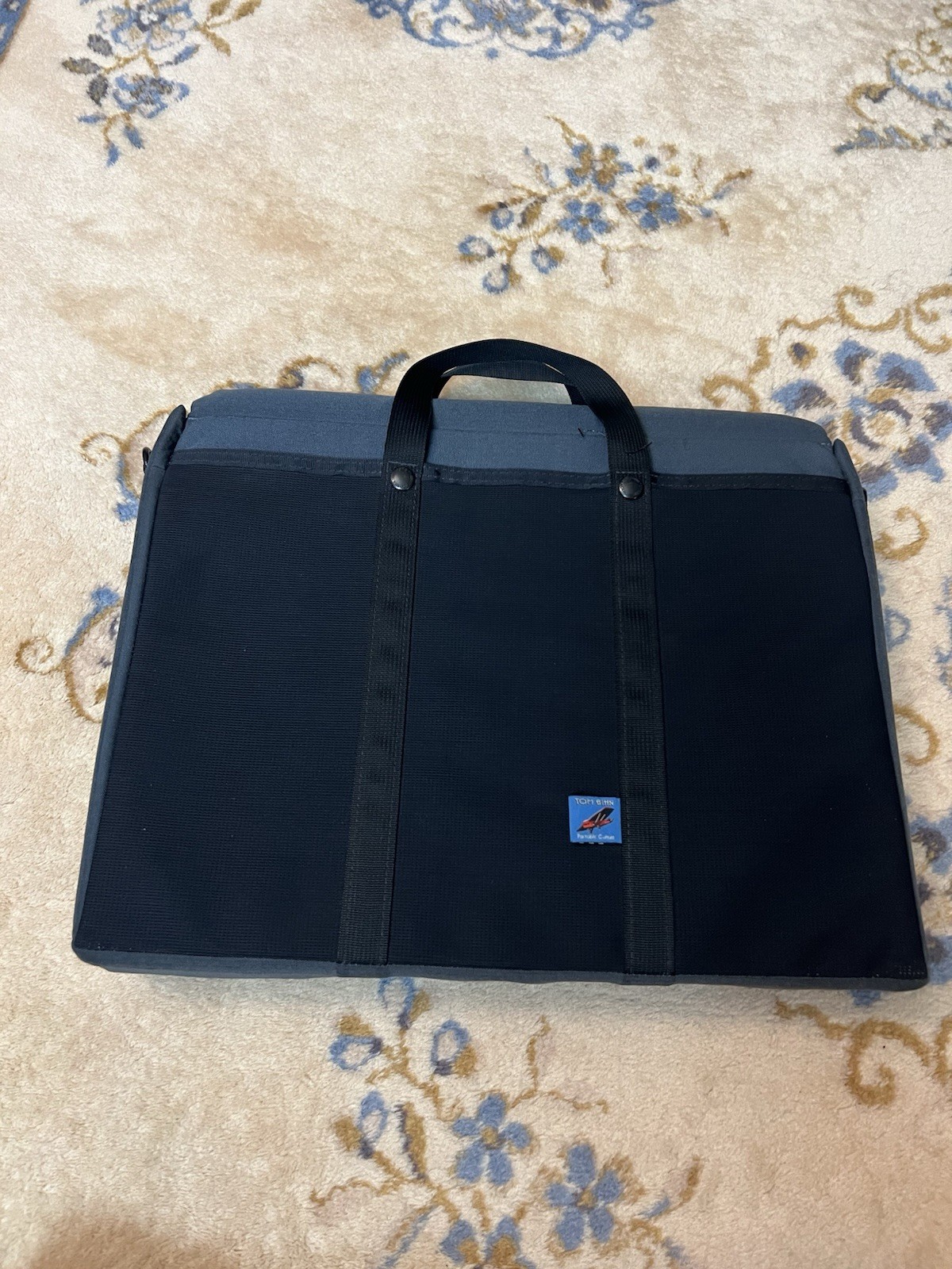 Tom Bihn Brain Cell XLHorizontal 17 x 13 x 3” Hardshell Laptop Case Black/ Grey