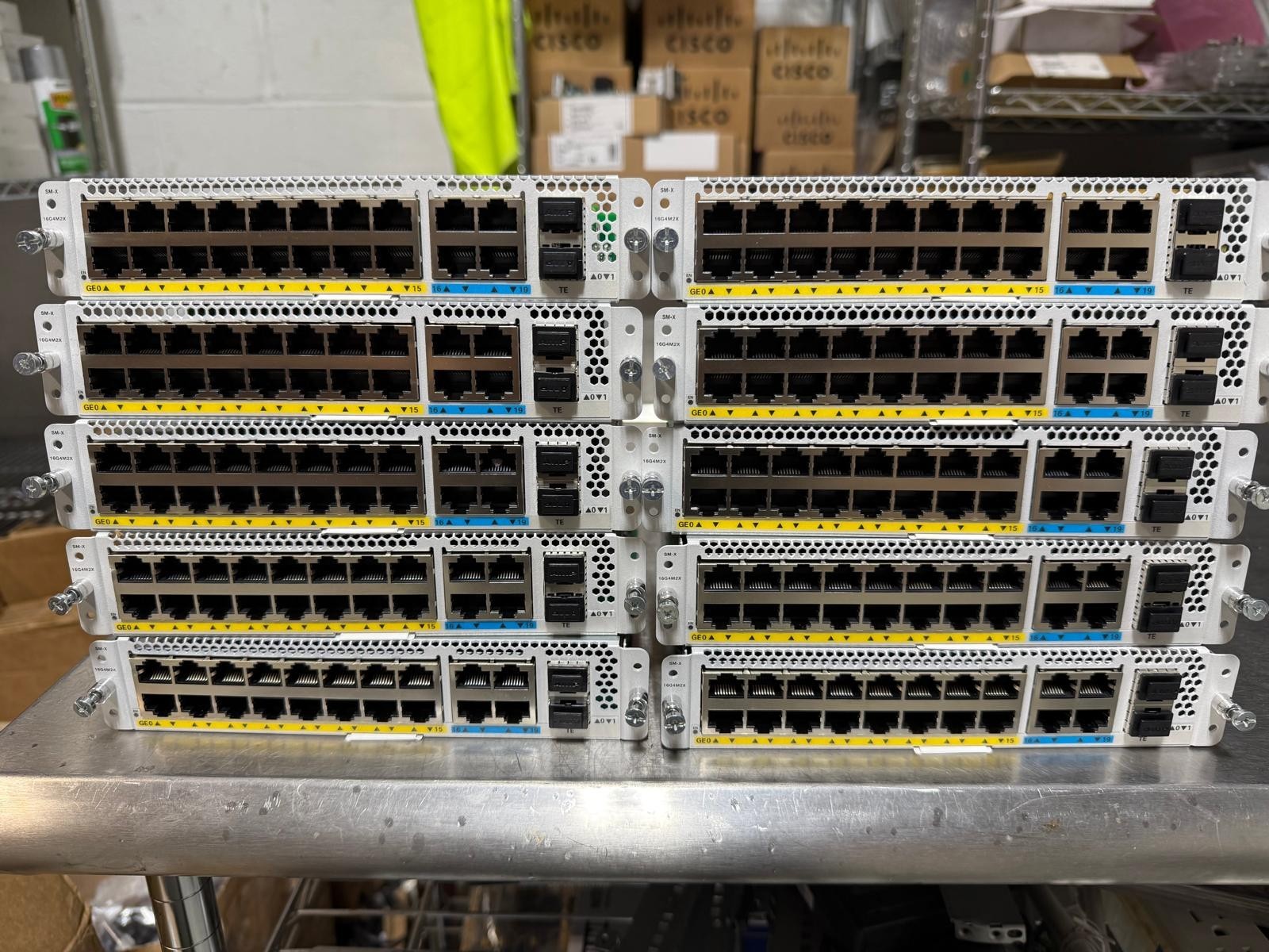 Cisco SM-X-16G4M2X 16-Port SM Module, 4-Port 2.5G & 2x SFP+ 10G