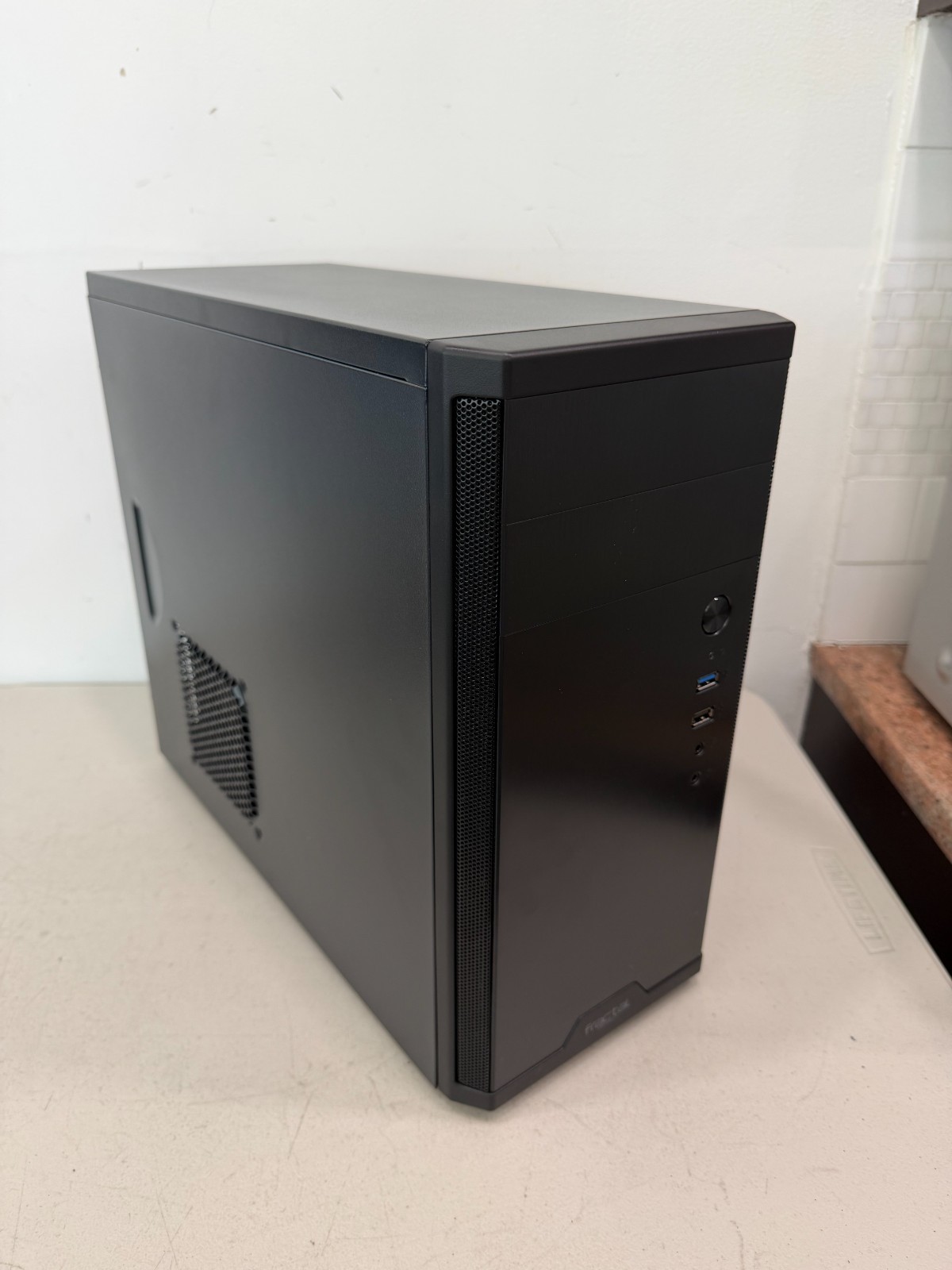 HP Omen Gaming PC Ryzen 5 3600 GTX 1660 Super 256GB SSD 1TB HDD 8GB RAM
