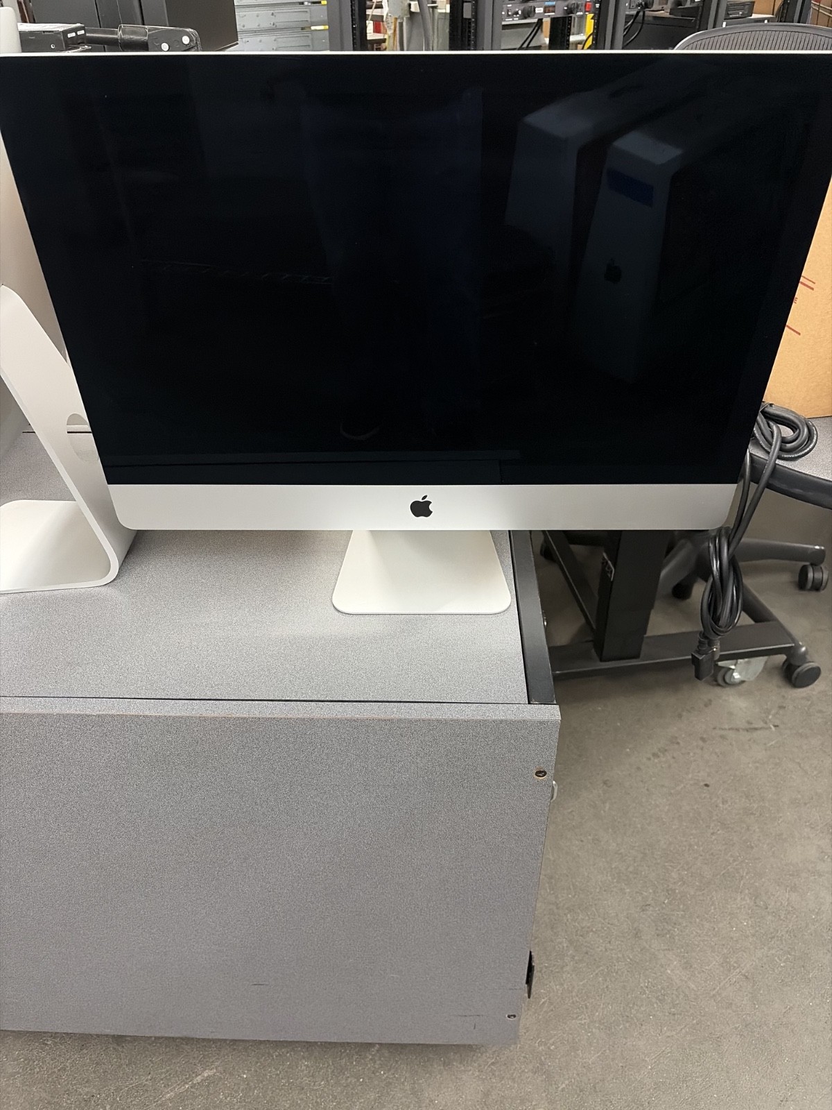 Apple iMac 27-inch with Retina 5K Display (2020) Model A2115 / iMac20,1 / MXWU2L