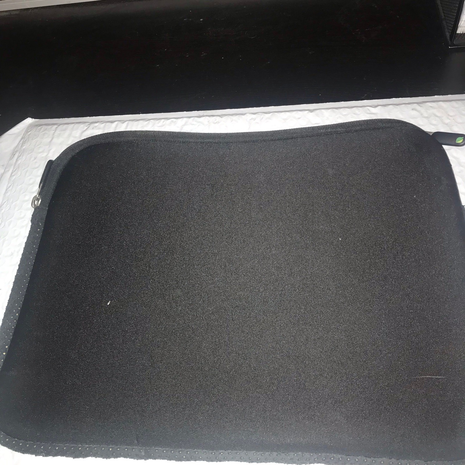 INCASE Neoprene Laptop Case Zippered Sleeve Black X