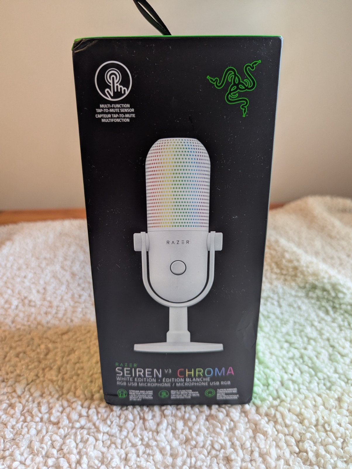 Razer Seiren V3 Chroma White USB Mic RGB Tap-to-Mute Supercardioid - Brand New