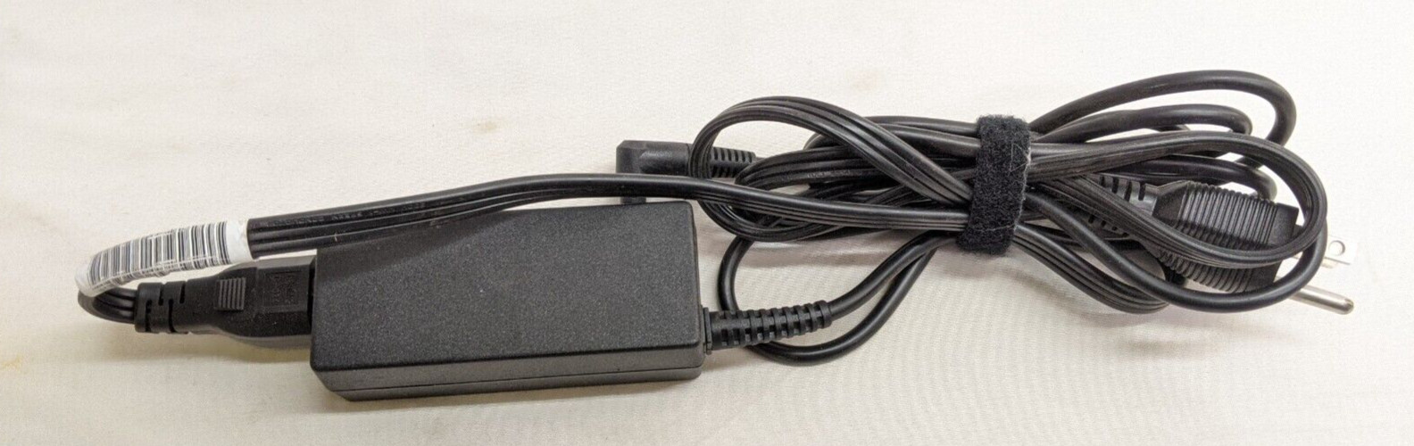 HP AC Power Adapter Charger 19.5V 2.05A 40W Model HSTNN-BA18    LW