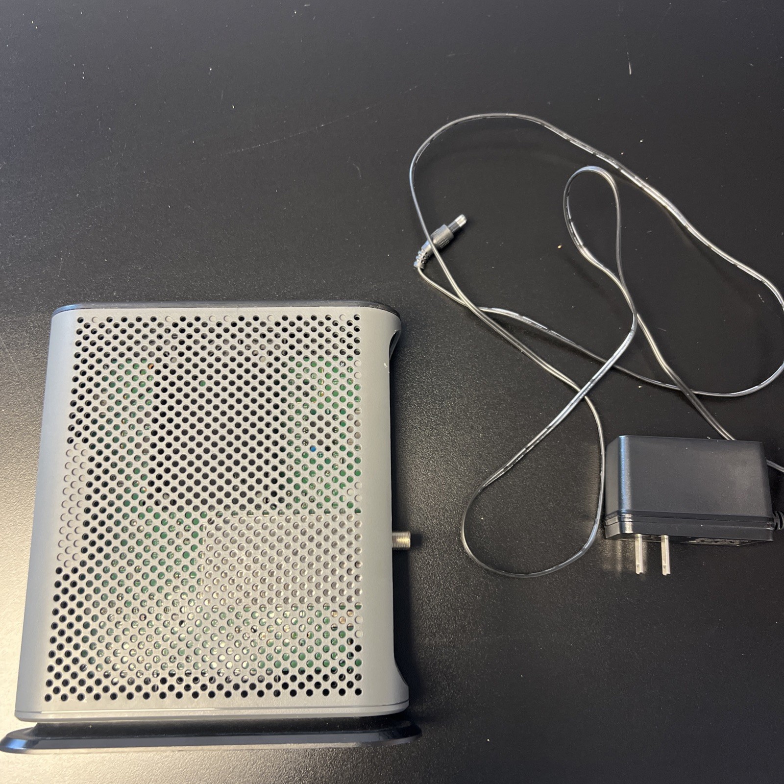 Motorola MB8611-10 DOCSIS 3.1 Cable Modem W/ 2.5 G Ethernet 