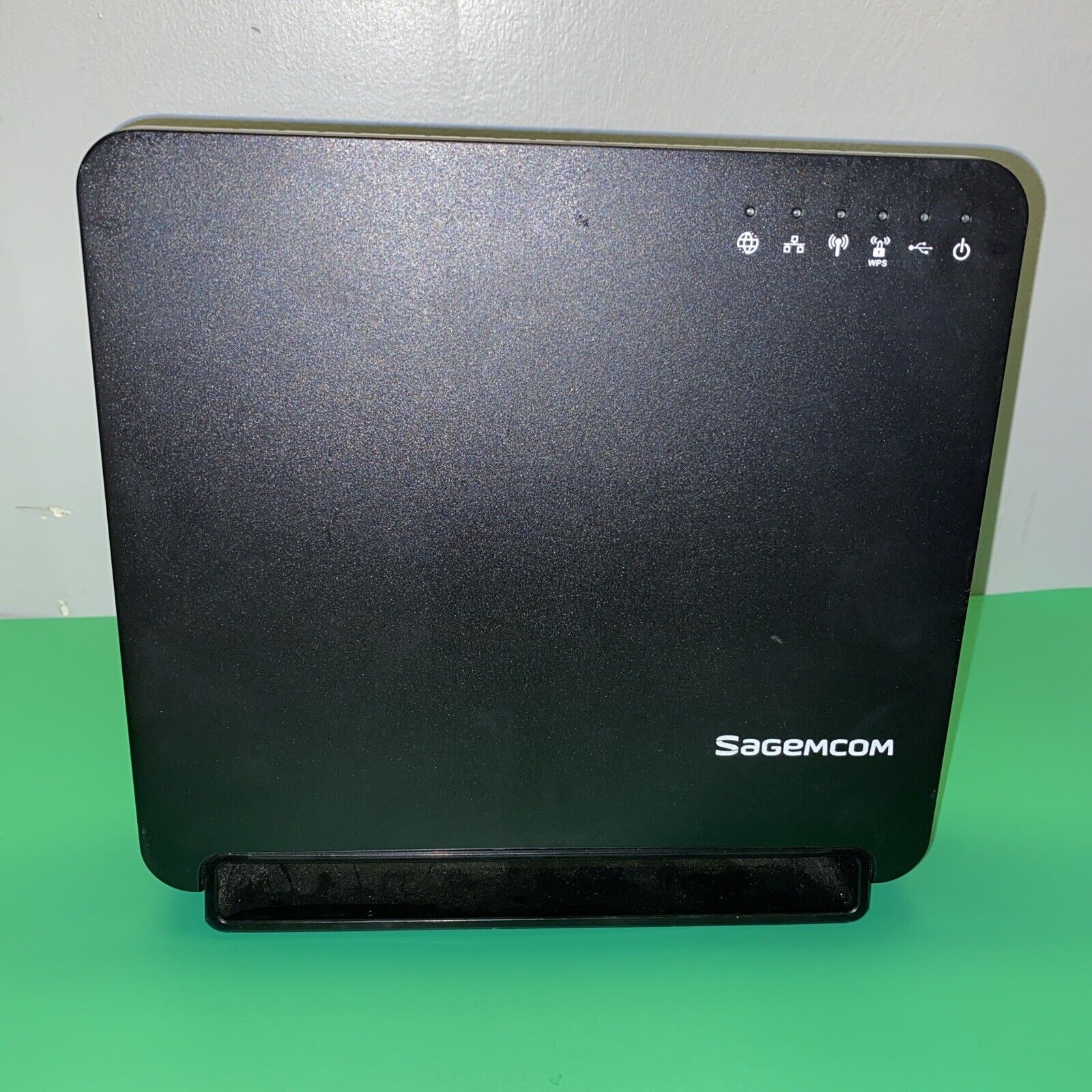 SAGEMCOM FAST 5260 DUAL-BAND WIRELESS WI-FI ROUTER. No Cords