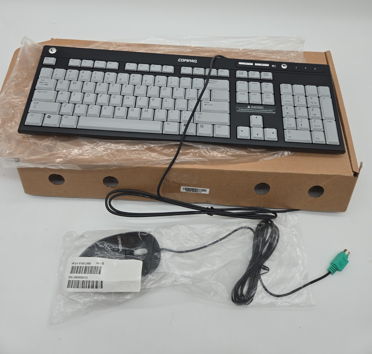 Compaq 5137 Wired Black & Gray Keyboard OEM 5188-0989 W/Mouse