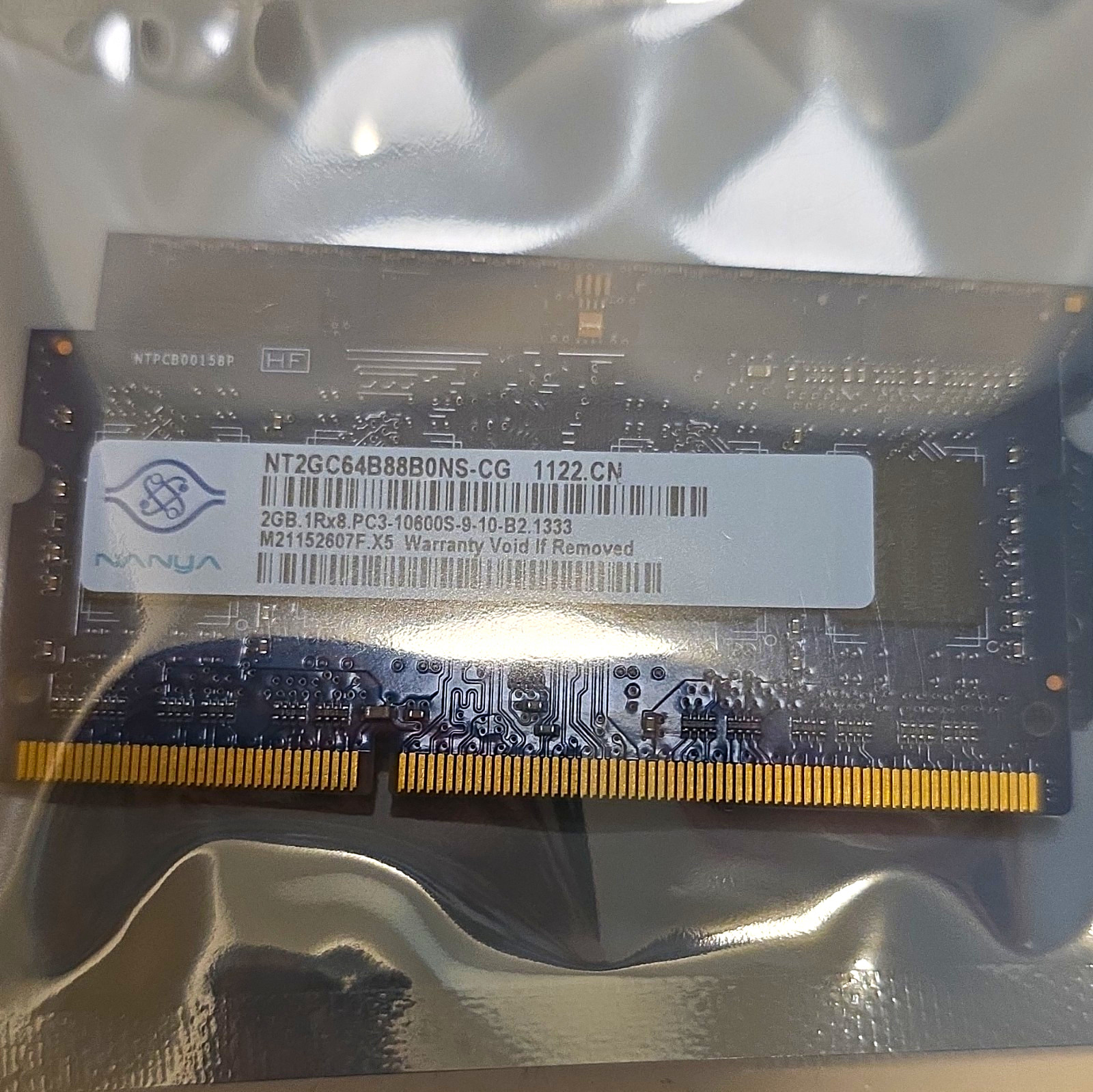 Hynix/Nanya 6GB (4GB+2GB) DDR3 SO-DIMM PC3-10600S 204-Pin RAM Kit