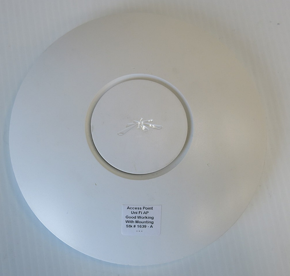 Ubiquiti UniFi UAP-AC-LR Access Point 802.3af PoE 1000mbps with Mounting Bracket