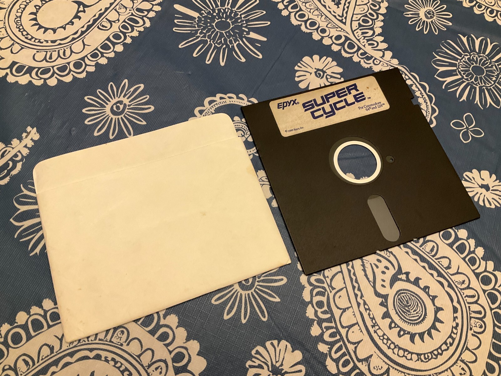 Commodore 64: SUPER CYCLE Original disk- Epyx, 1986