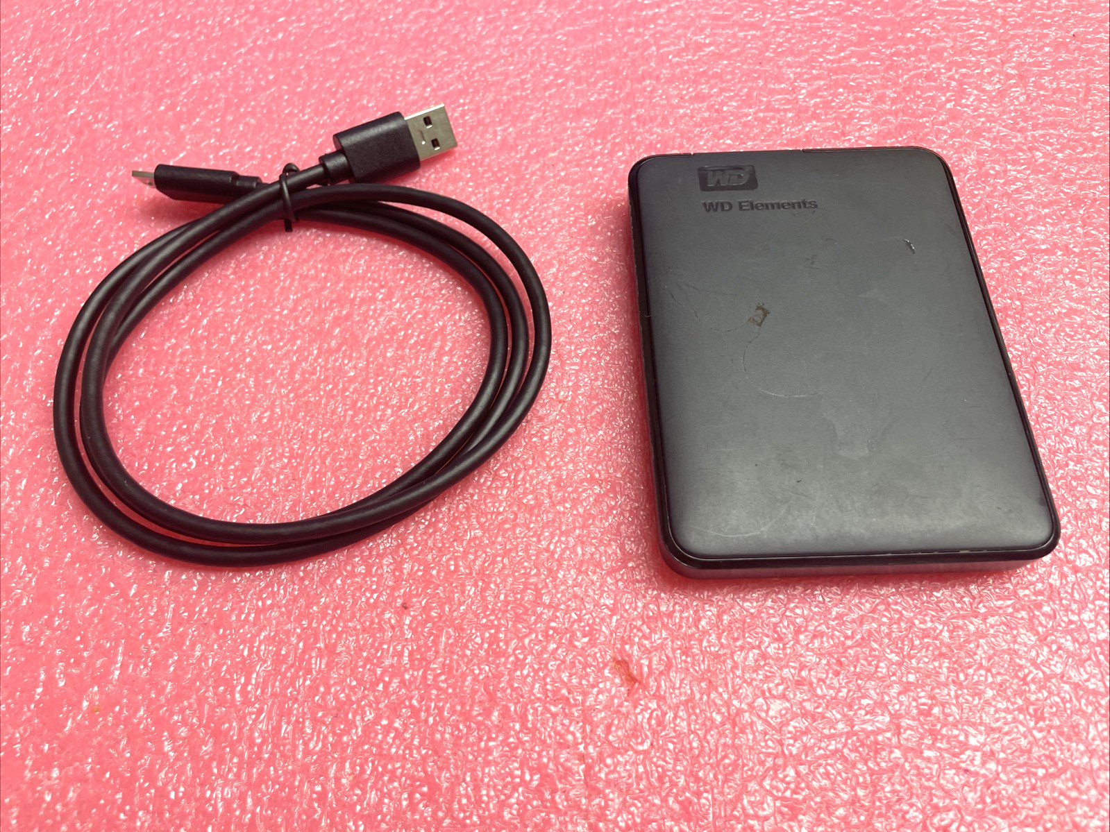 WORKING Western Digital WDBUZG0010BBK-WESN 1TB WD Elements Portable Hard Drive