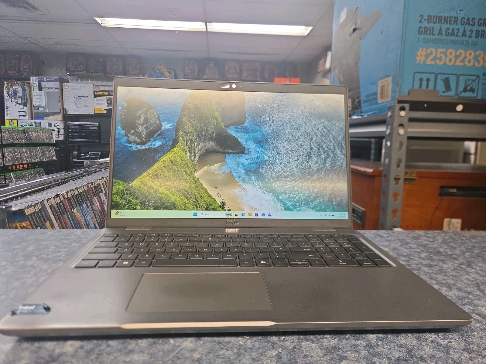 Dell Intel Core Ultra 9 185H 32GB 1TB Windows 11 Silver Laptop Wi-Fi