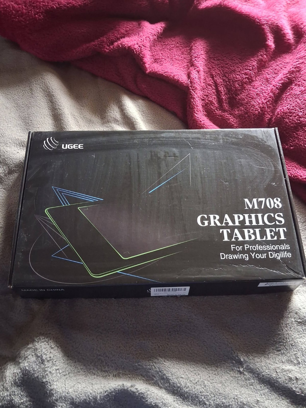 Ugee M708 Graphic Drawing Tablet, 10x6 in - Black (FBA_UG-M708-US) *Barely used*