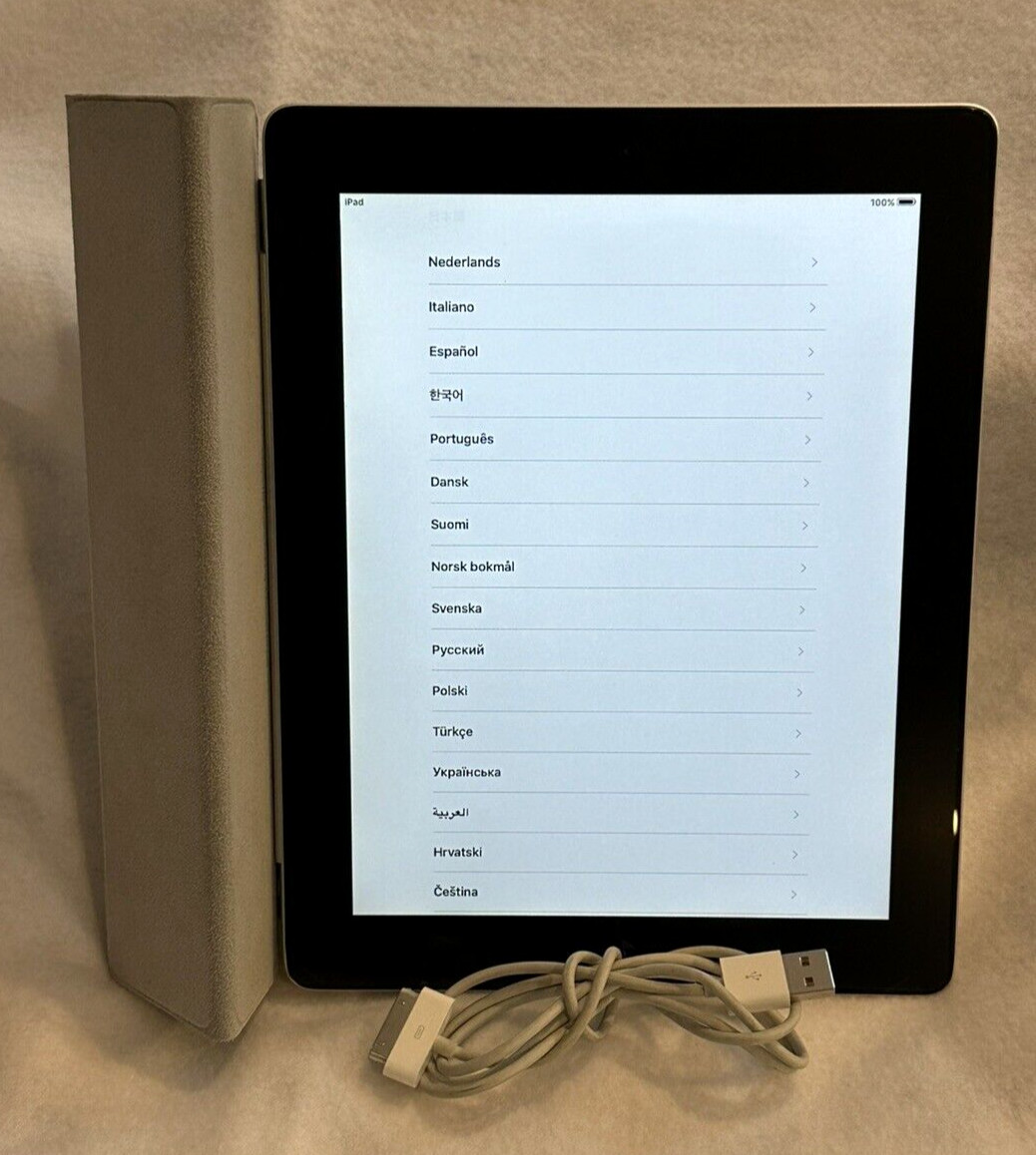 Apple iPad 2 Model A1395 16GB Wi-Fi Silver in Original Box with Papers
