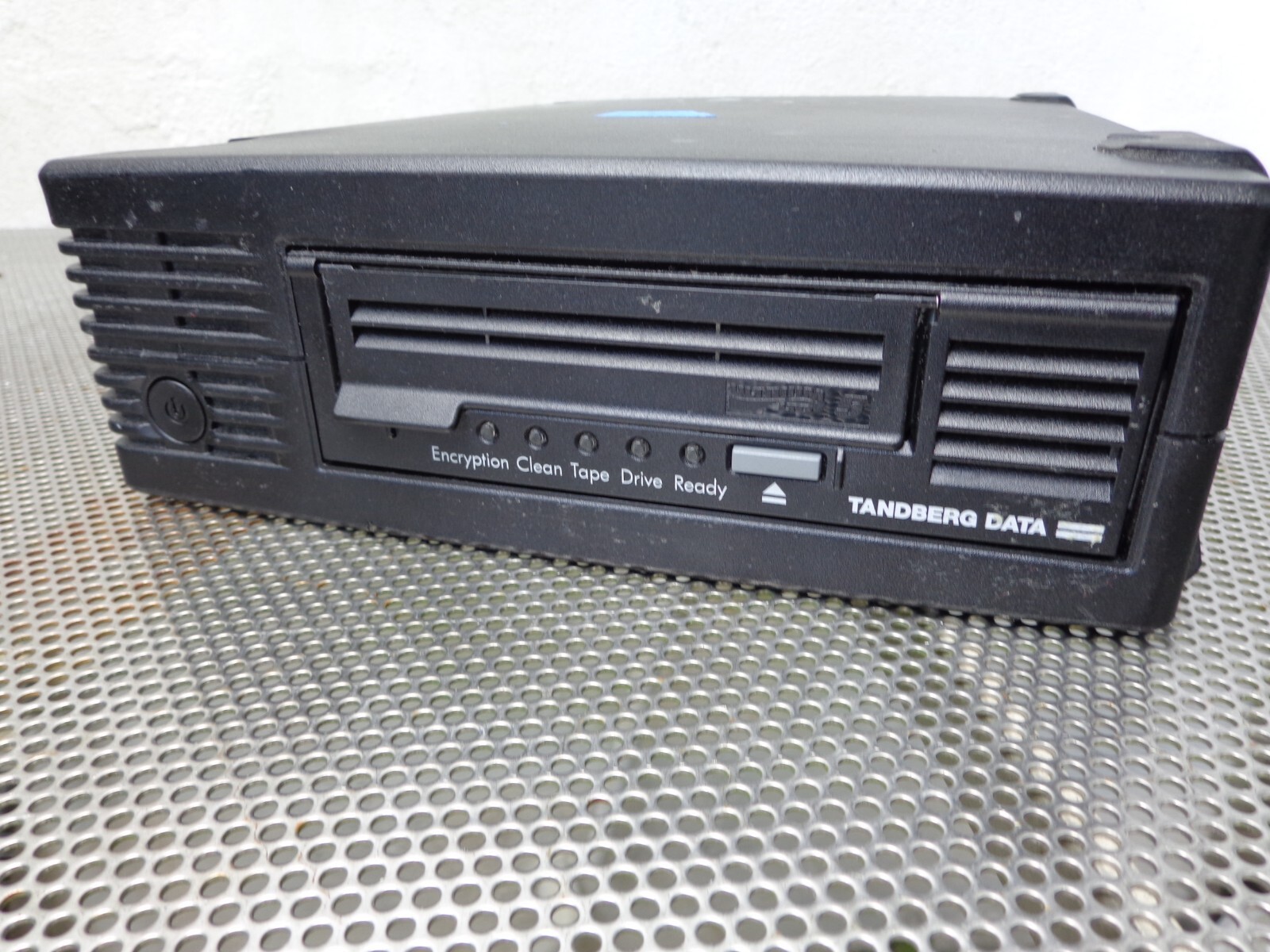 Tandberg Data 3520-LTO External Tape Drive BRSLA-0904-AC AQ281W#390 SAS