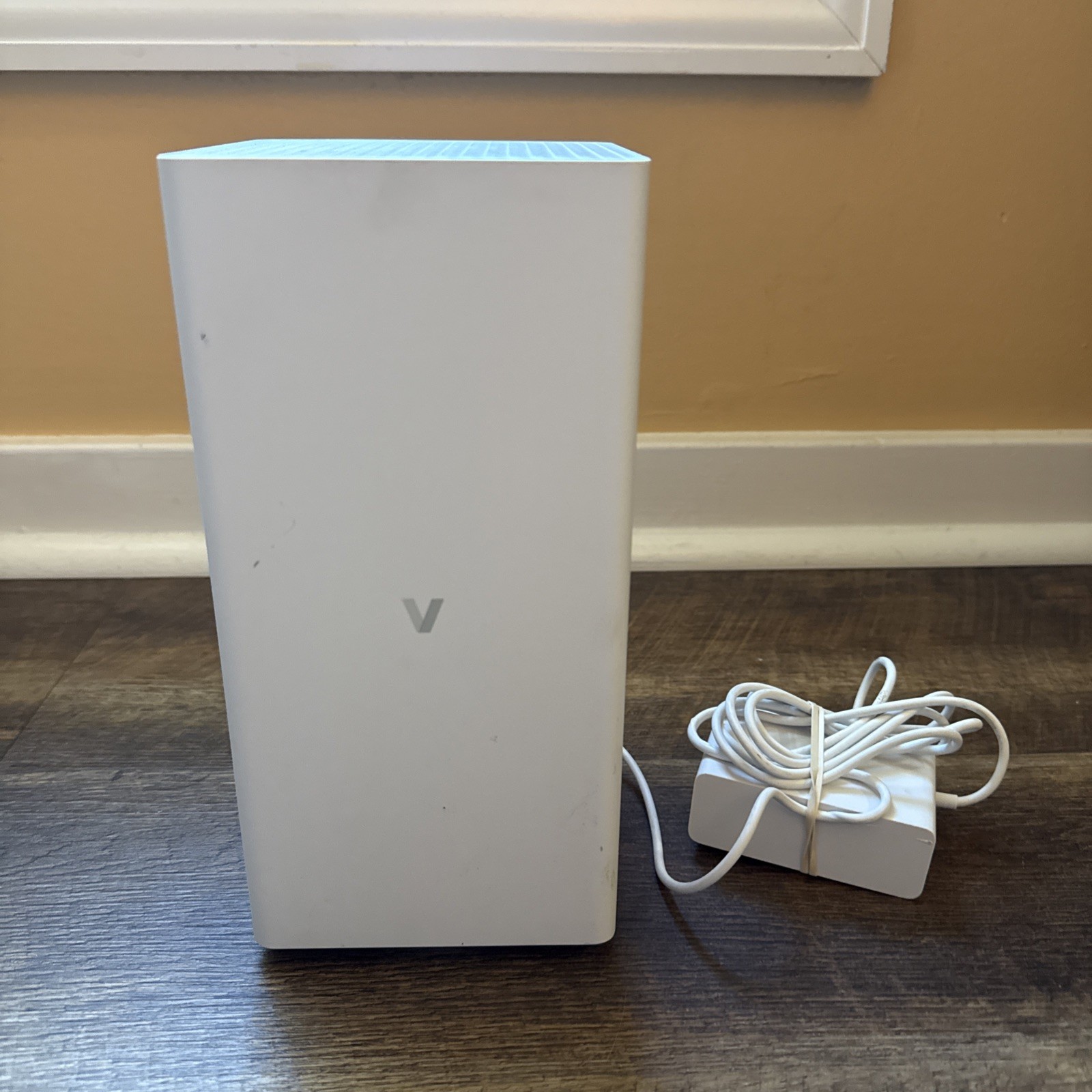 Verizon CR1000A Fios Router WiFi 6E Tri-Band Gigabit w/ Power Adapter
