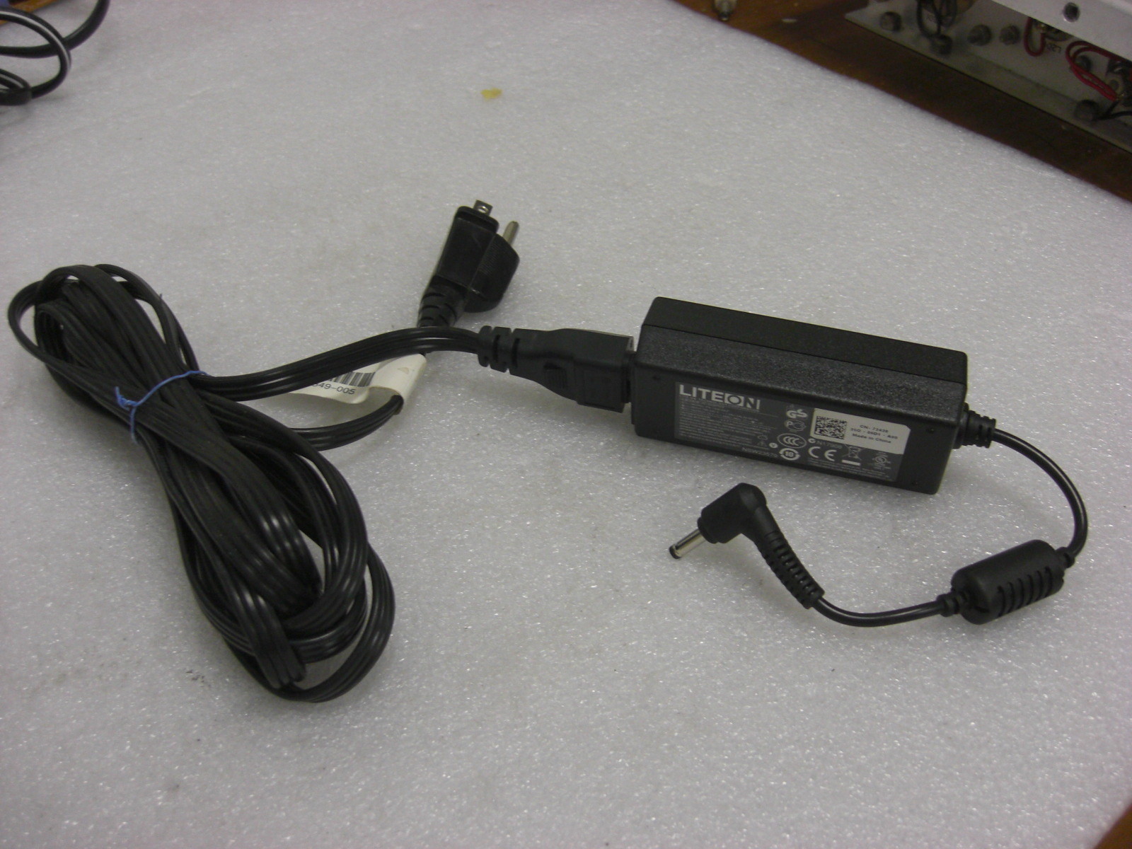 Lite-on pa-1300-04lf 19v ac adapter / charger