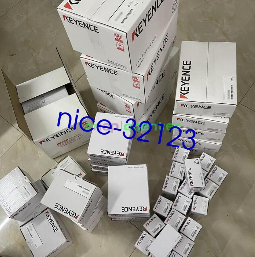 1piece NEW KEYENCE SV2-M200AK servo motor SV2M200AK