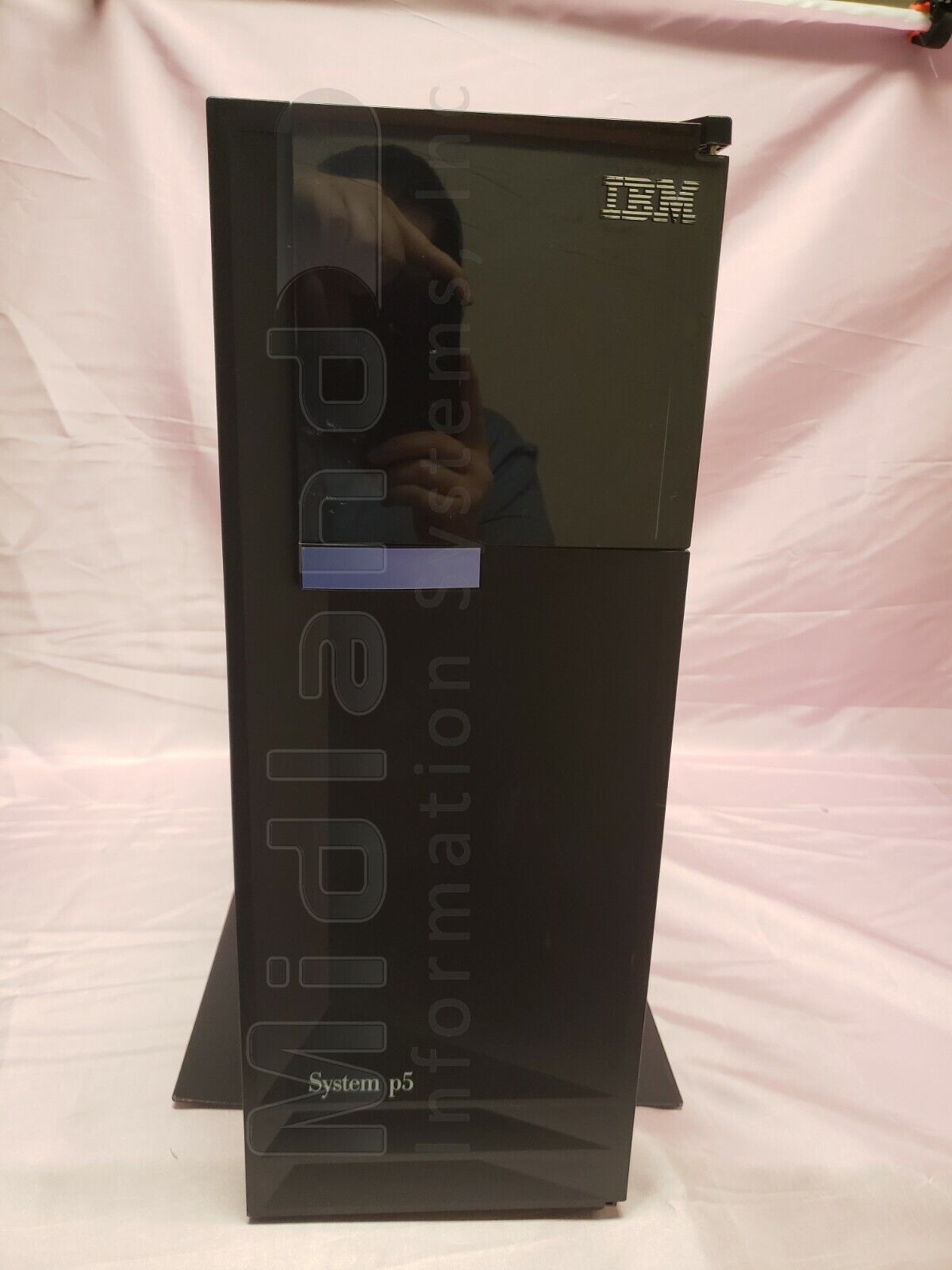 IBM 9407-515 iSeries i5, 1.9GHz 1-way (4901), V5R4, 5 user license, deskside