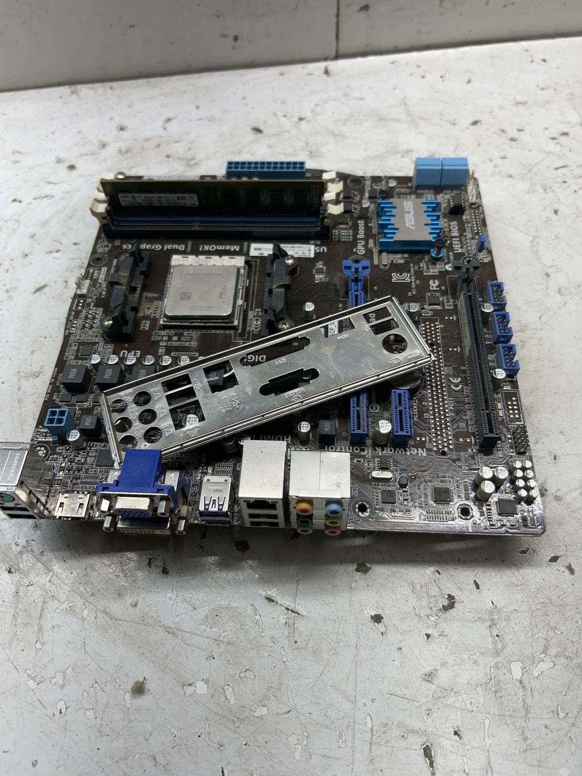 ASUS F2A55-M/M11BB/DP_MB AMD A10-6700 3.7GHz 2GB