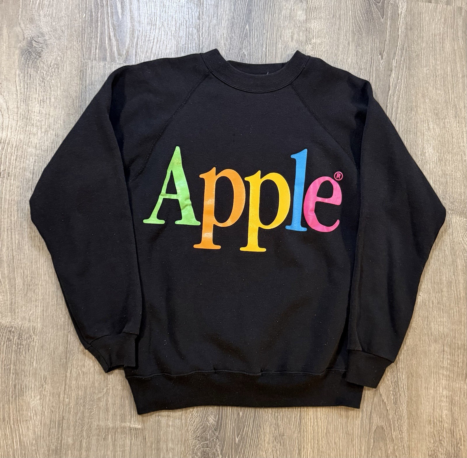 READ Vintage Apple Computers Rainbow Logo Crewneck Sweatshirt Size Medium Black