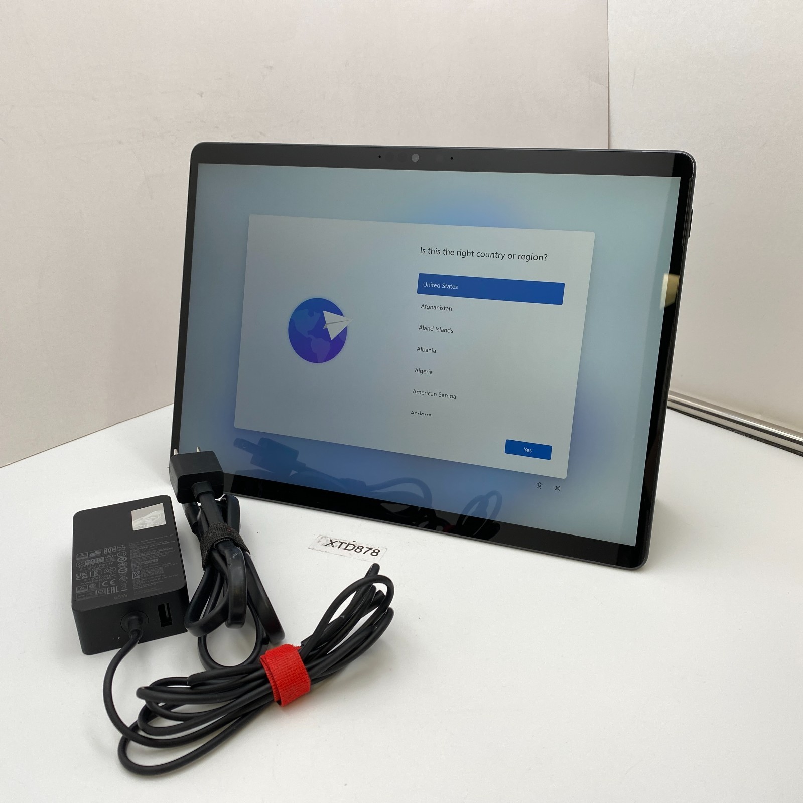 Microsoft Surface Pro 8 - 13", Wi-Fi - i7 16GB RAM 256GB SSD Graphite - Good Con