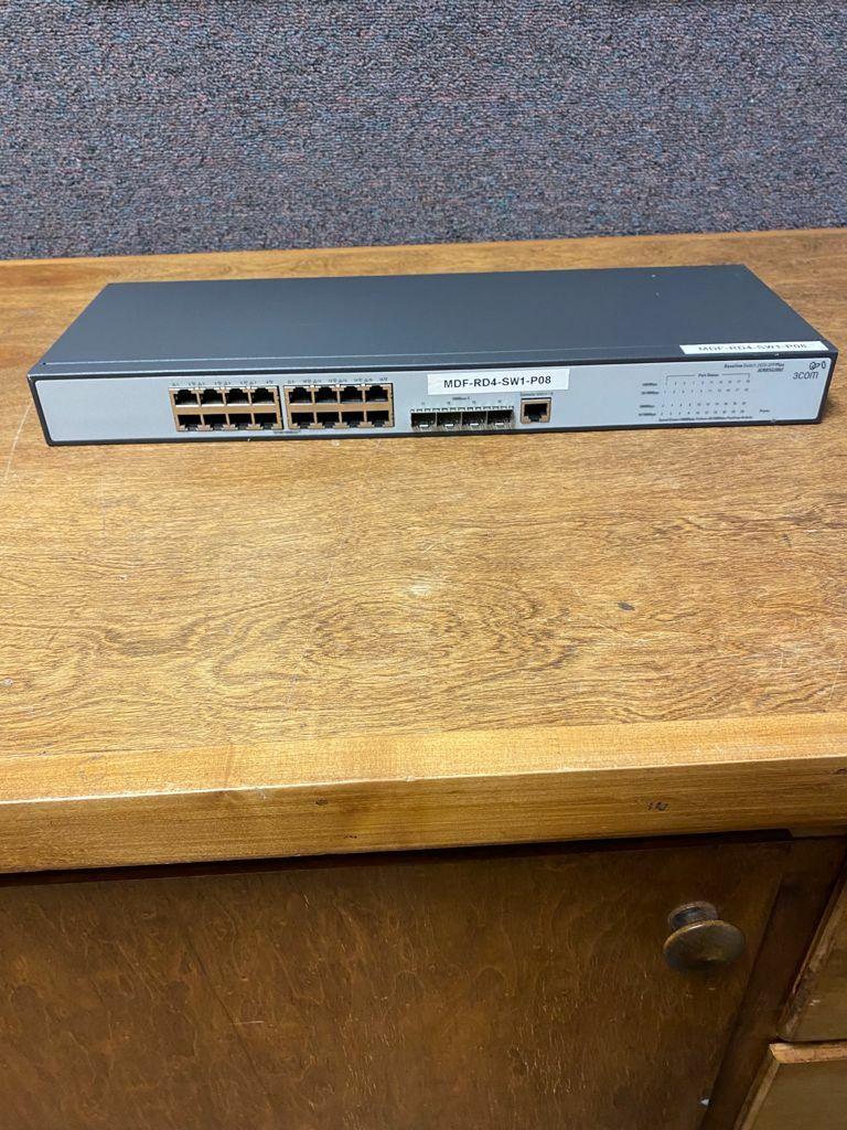 3Com  Baseline (3CRBSG2093) 16-Ports External Switch.   (K3)
