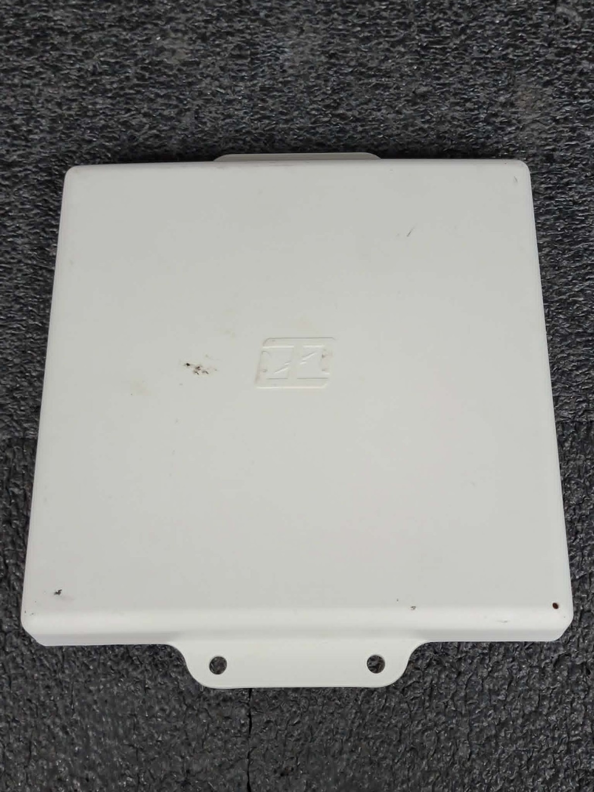 L-COM HG2458-11XP HyperLink technologies Dual-band directional flat-panel antenn