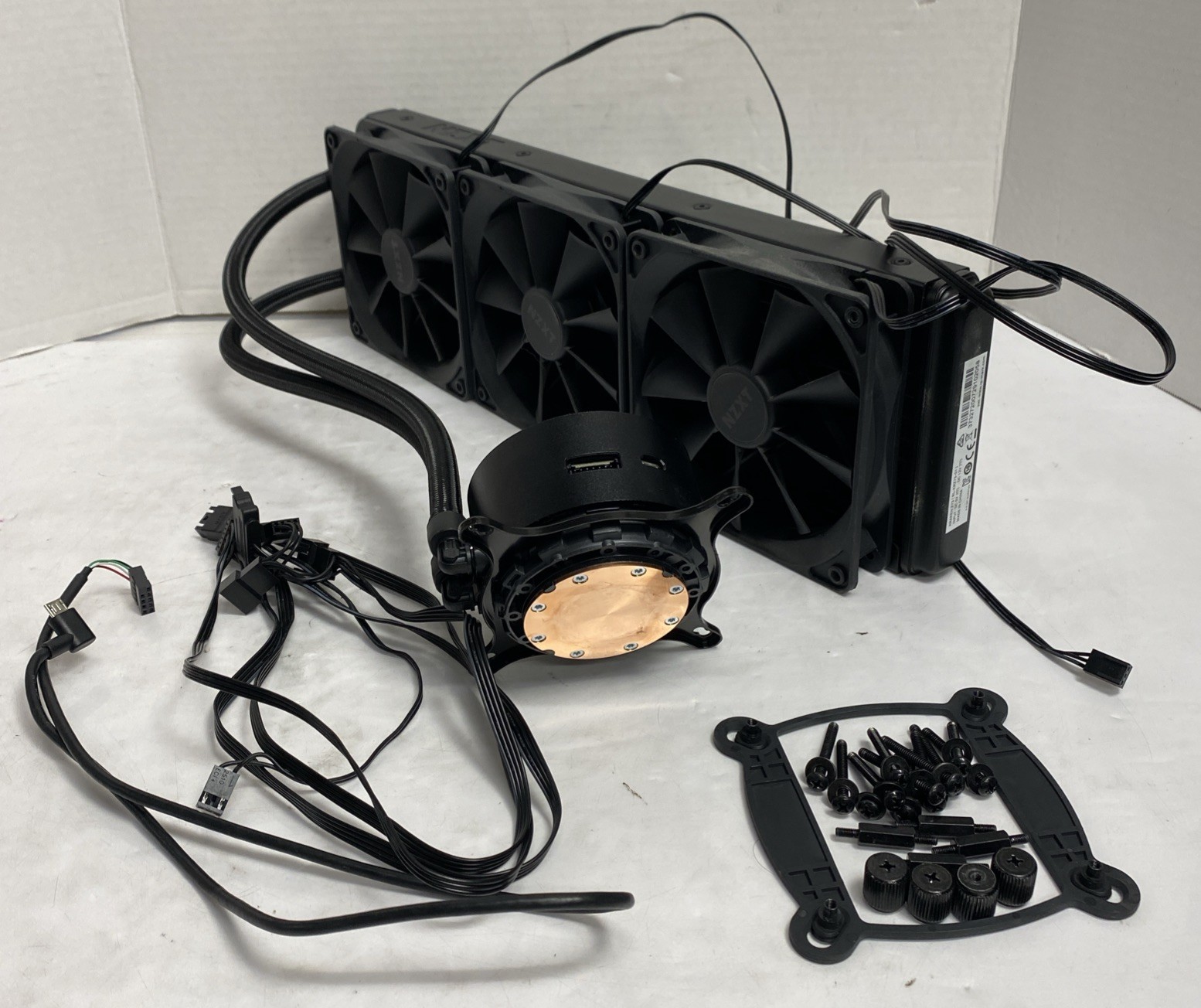 NZXT Kraken Z73 360mm AIO Liquid CPU Cooler Black LCD 60mm Screen Intel Mounting