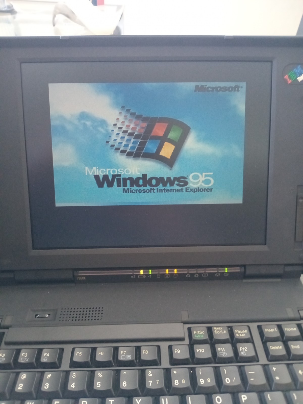 Vintage Ibm Thinkpad 755cx With Ac Adapter Carrying Case And Many Ex. Please Rd