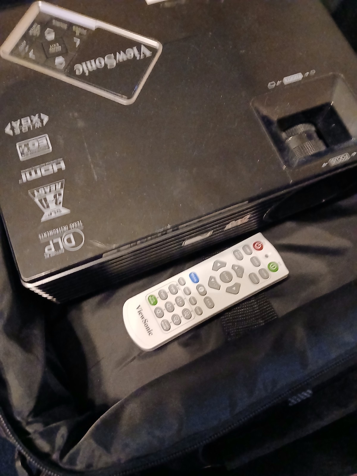 ViewSonic PJD5533w DLP Projector | Case and Remote | 800 Lamp Hours