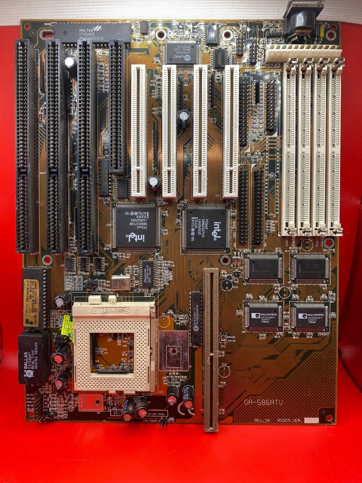 Gigabyte GA-586ATV Socket 7 Motherboard SKU 1608