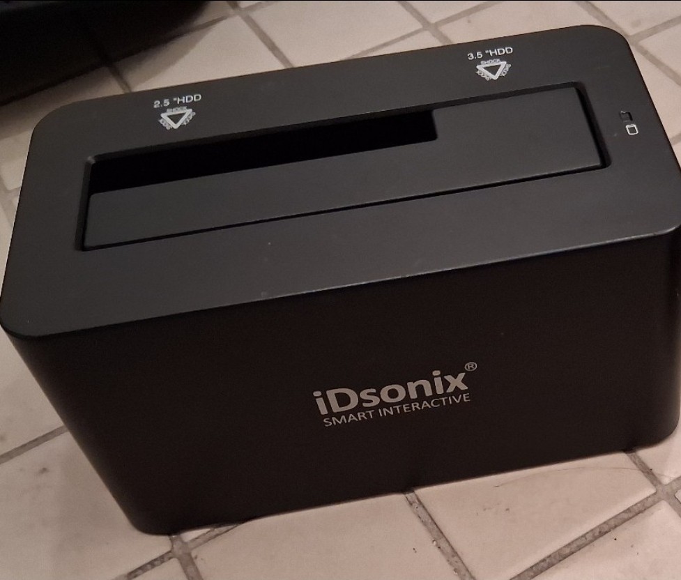 iDsonix Super Speed USB C 3.0 2.5" & 3.5" Hard Drive Docking Station iDD-U3102