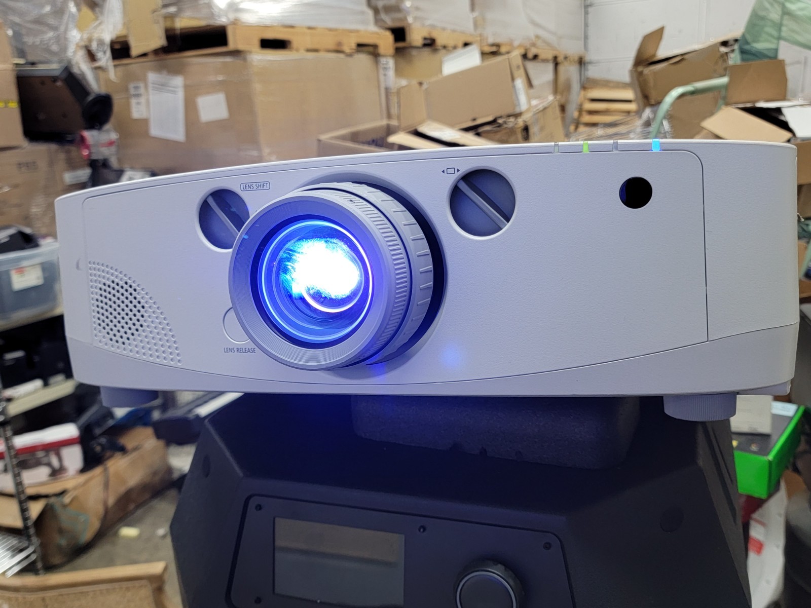NEC PA550W Projector WXGA Projector 5500 Lumens Lamp 3067 Hours no Remote