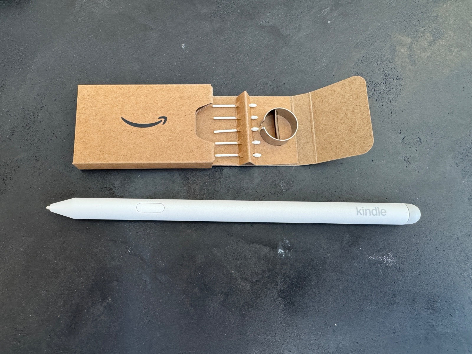 Amazon Kindle Scribe Premium Pen, Sleek Stylus Design AND Replacement Tips