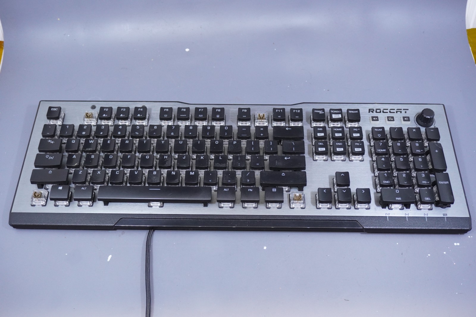 ROCCAT Vulcan 120 AIMO RGB Mechanical Gaming Keyboard No Wrist Rest Tested