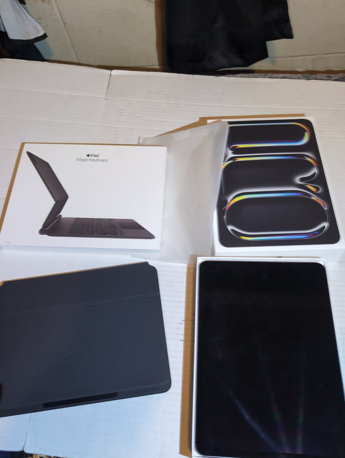 Apple iPad Pro 11-inch (3rd generation) 128GB with Magic Keyboard A2301